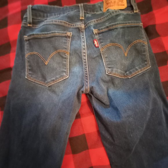 Red tag Levi's. 711 skinny. Size 25 - Picture 6 of 6